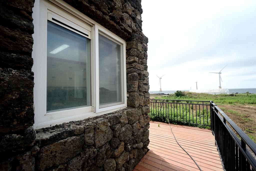 Maison Sondemul Guesthouse Чеджу Екстериор снимка